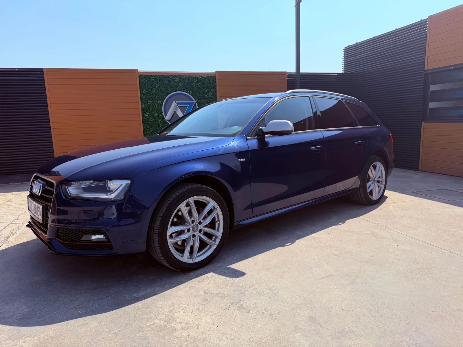 Audi A4 2.0TDI/S-line/Navi/LED, снимка 8 - Автомобили и джипове - 56040426