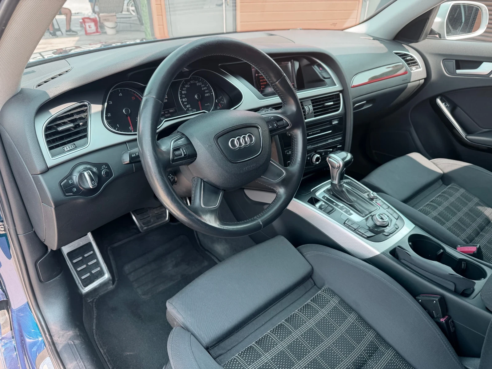 Audi A4 2.0TDI/S-line/Navi/LED, снимка 10 - Автомобили и джипове - 56040426