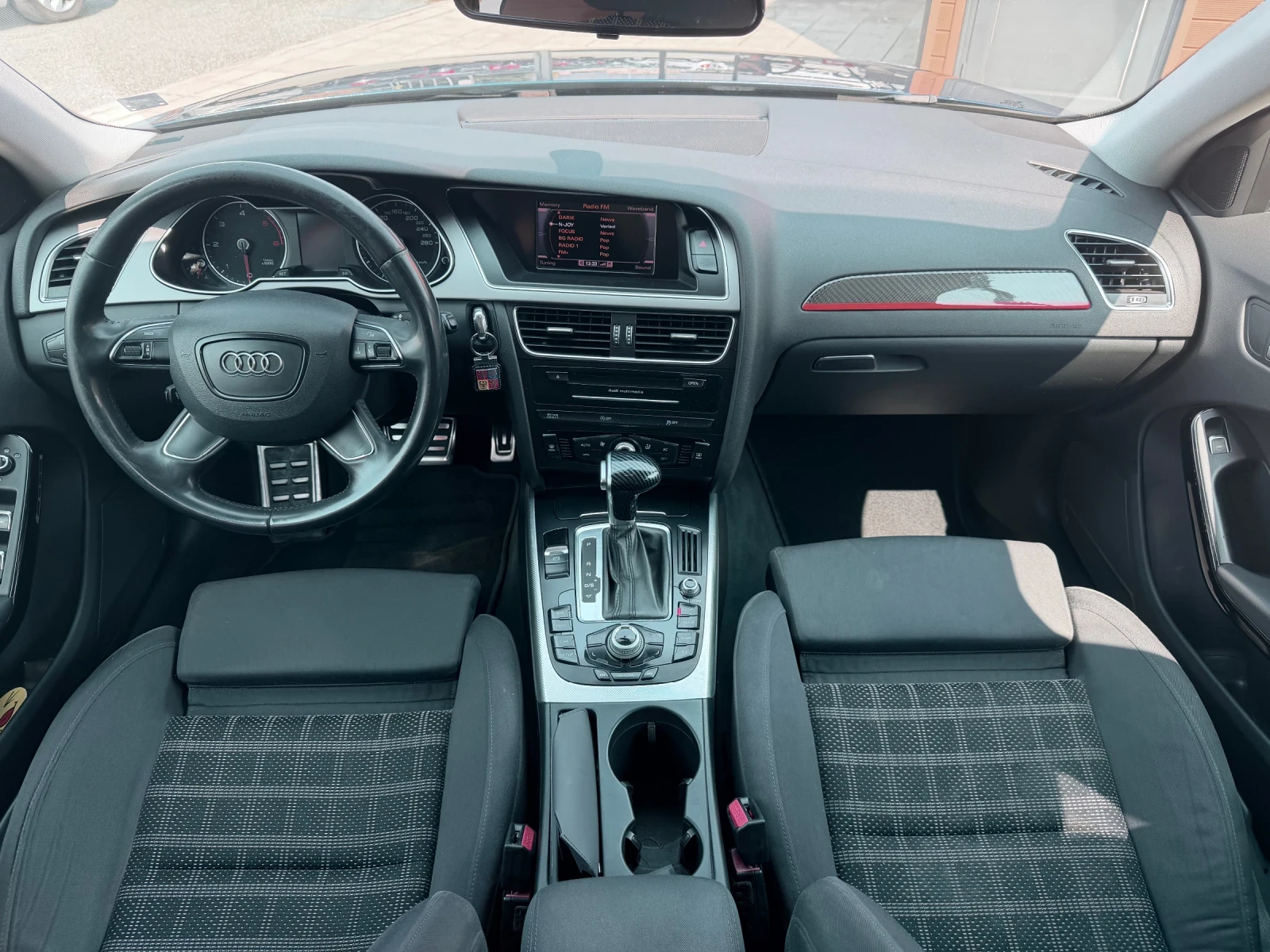 Audi A4 2.0TDI/S-line/Navi/LED, снимка 12 - Автомобили и джипове - 56040426