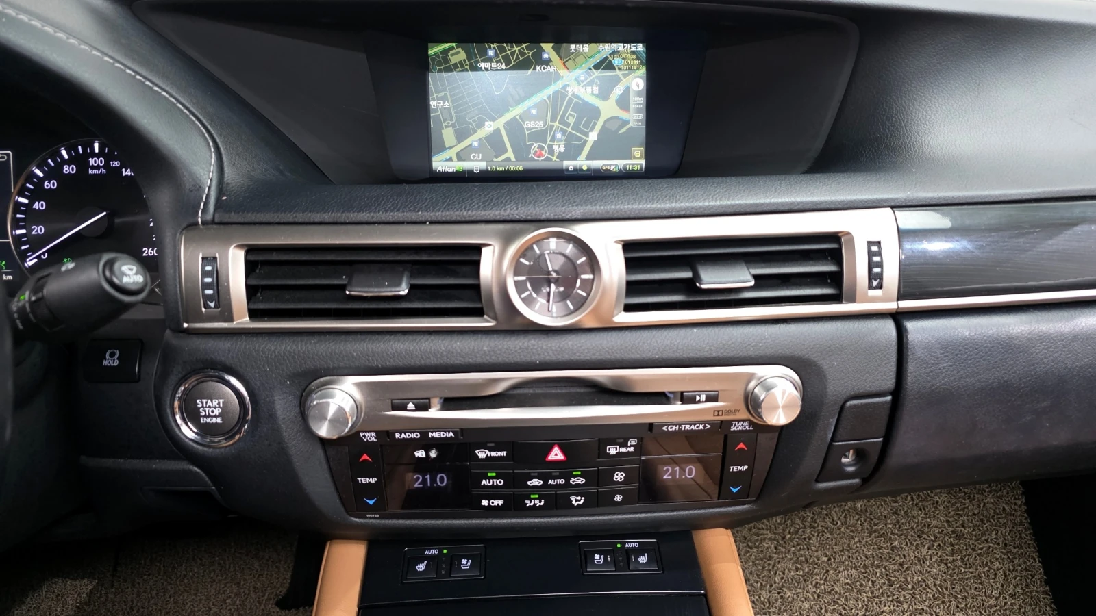 Lexus GS 300 * DISTRONIC * ОБДУХ * КАМЕРА * ЛЮК, снимка 13 - Автомобили и джипове - 56176259