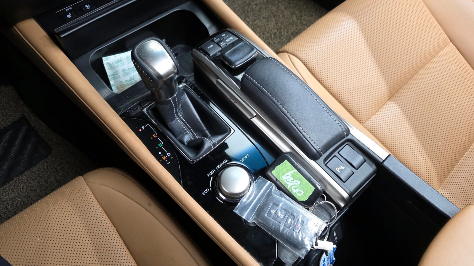 Lexus GS 300 * DISTRONIC * ОБДУХ * КАМЕРА * ЛЮК, снимка 8 - Автомобили и джипове - 56176259