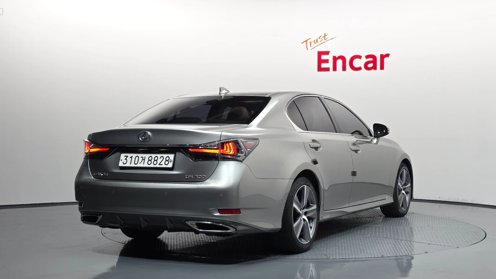 Lexus GS 300 * DISTRONIC * ОБДУХ * КАМЕРА * ЛЮК, снимка 3 - Автомобили и джипове - 56176259