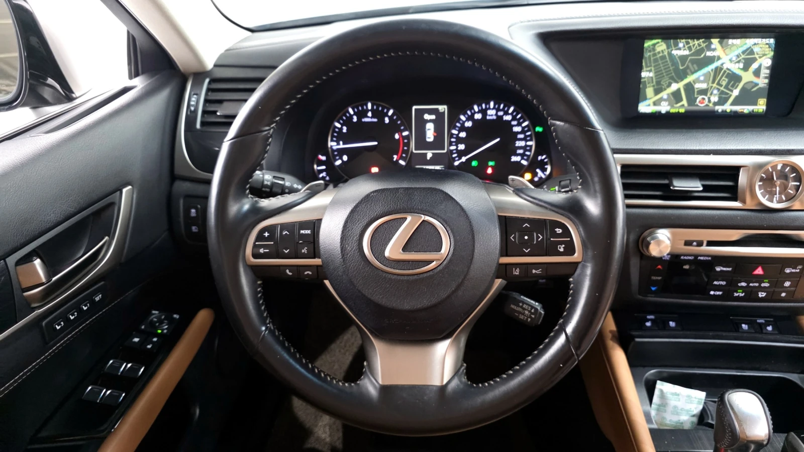 Lexus GS 300 * DISTRONIC * ОБДУХ * КАМЕРА * ЛЮК, снимка 6 - Автомобили и джипове - 56176259