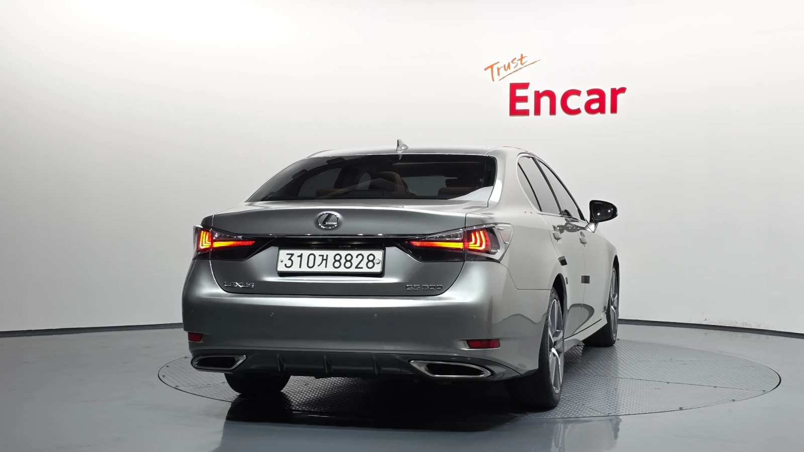 Lexus GS 300 * DISTRONIC * ОБДУХ * КАМЕРА * ЛЮК, снимка 4 - Автомобили и джипове - 56176259