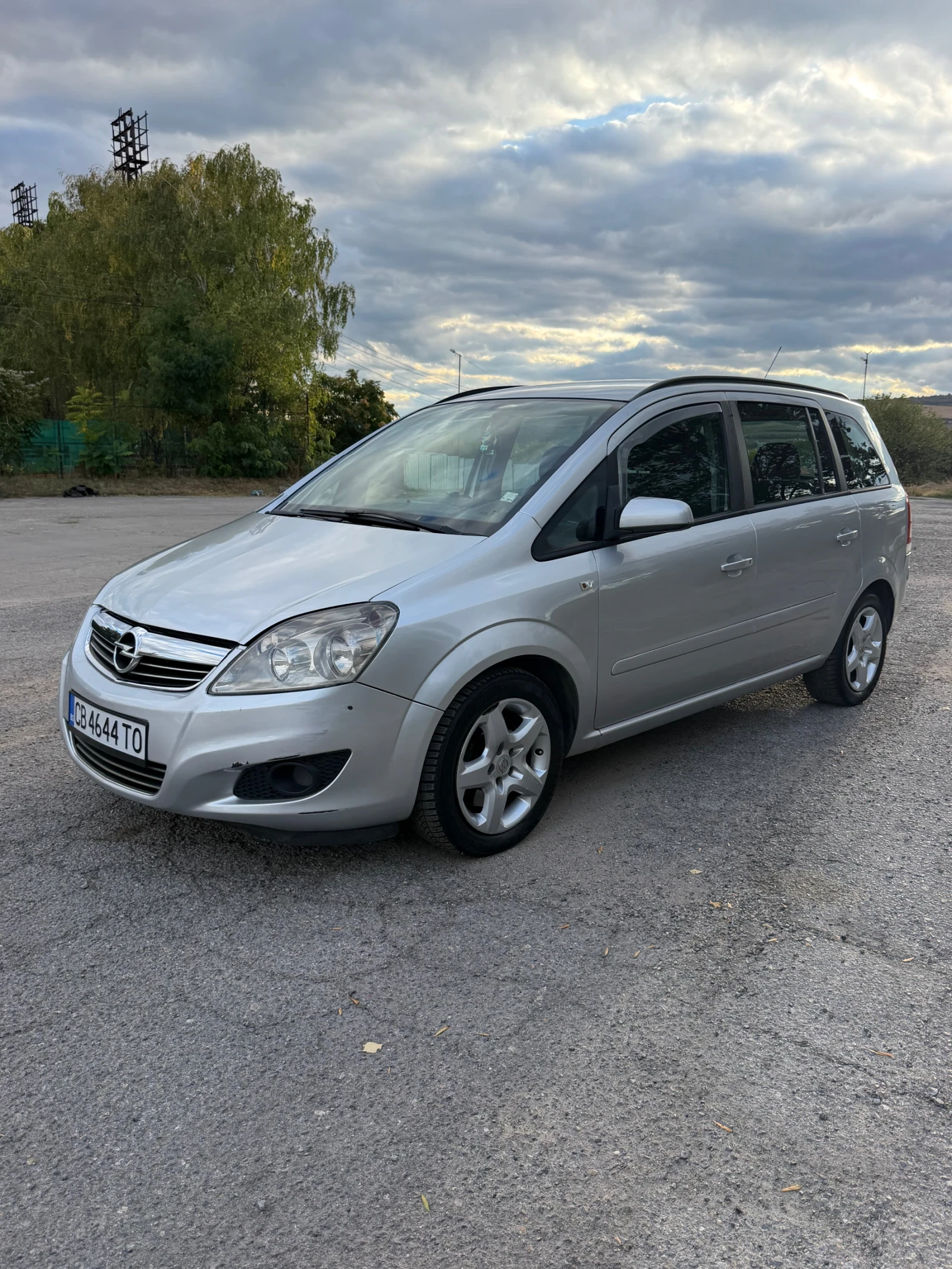 Opel Zafira, снимка 2 - Автомобили и джипове - 56244796