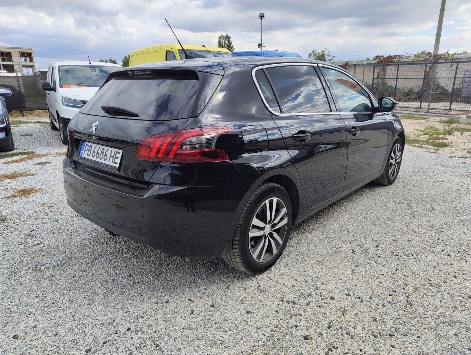 Peugeot 308 1.2 Pure Tech* АВТОМАТ* * ЛИЗИНГ , снимка 5 - Автомобили и джипове - 56311802