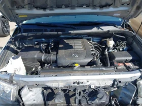 Toyota Sequoia SR5 5.7L V8 // | Mobile.bg    10