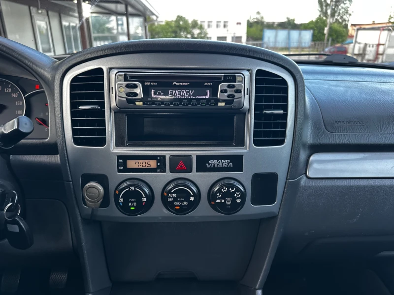 Suzuki Grand vitara 2.0i 128к.с КАТО НОВА, снимка 12 - Автомобили и джипове - 50338842