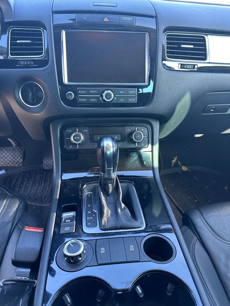 VW Touareg V6 3.0 TDI, снимка 6 - Автомобили и джипове - 52525815
