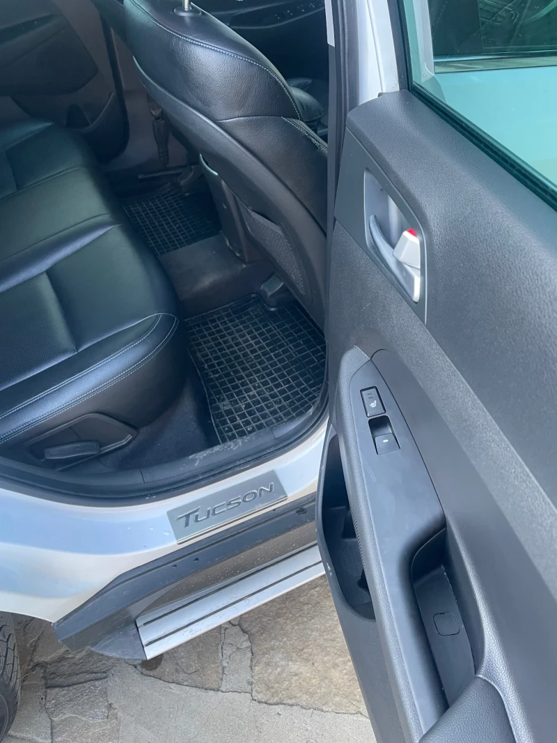 Hyundai Tucson 1.7 crdi кожа , снимка 8 - Автомобили и джипове - 52725844