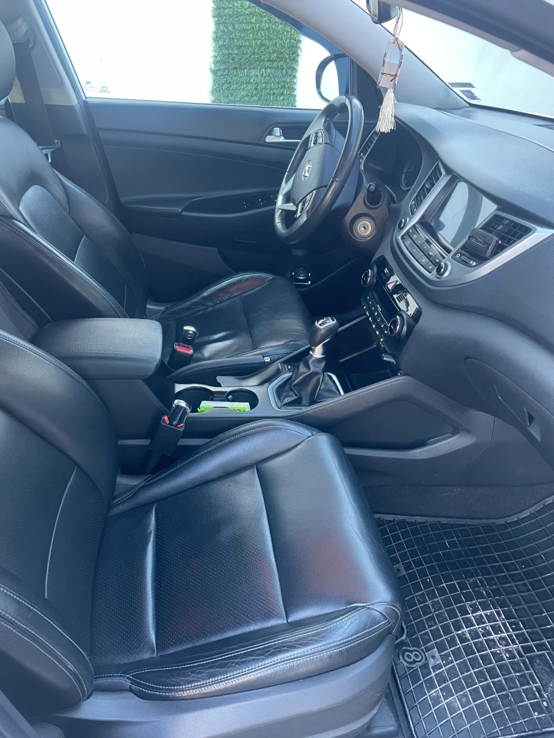 Hyundai Tucson 1.7 crdi кожа , снимка 9 - Автомобили и джипове - 52725844