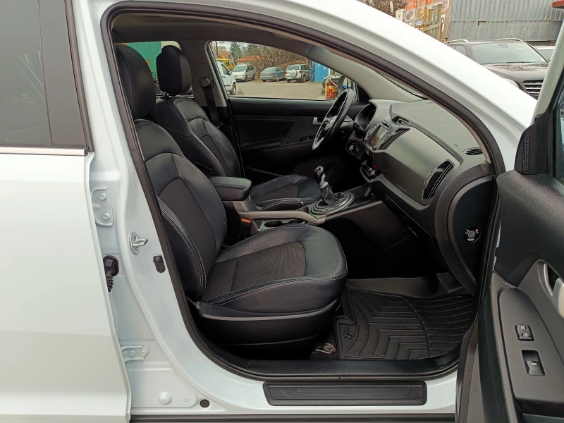 Kia Sportage 1.7 CRDi* NAVI* КАМЕРА* ПАНОРАМА* LED* , снимка 10 - Автомобили и джипове - 53187982