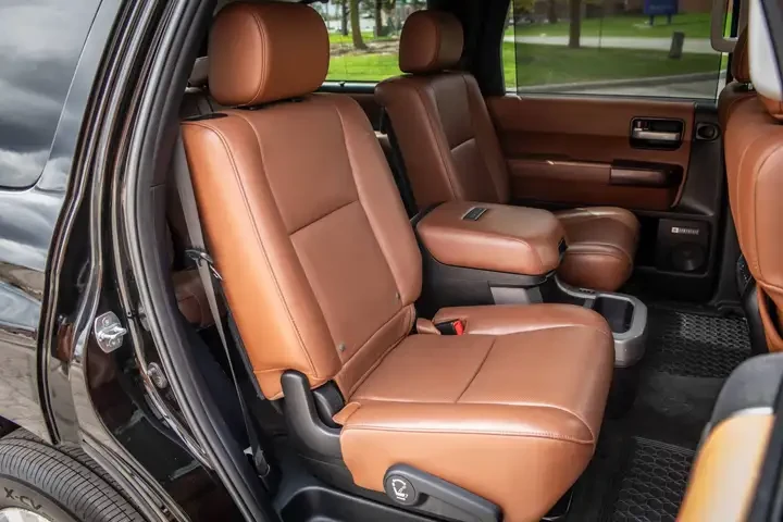 Toyota Sequoia PLATINUM* 5.7* V8* ПОДГРЕВ* КАМЕРА* КЕЙЛЕС, снимка 13 - Автомобили и джипове - 54445667
