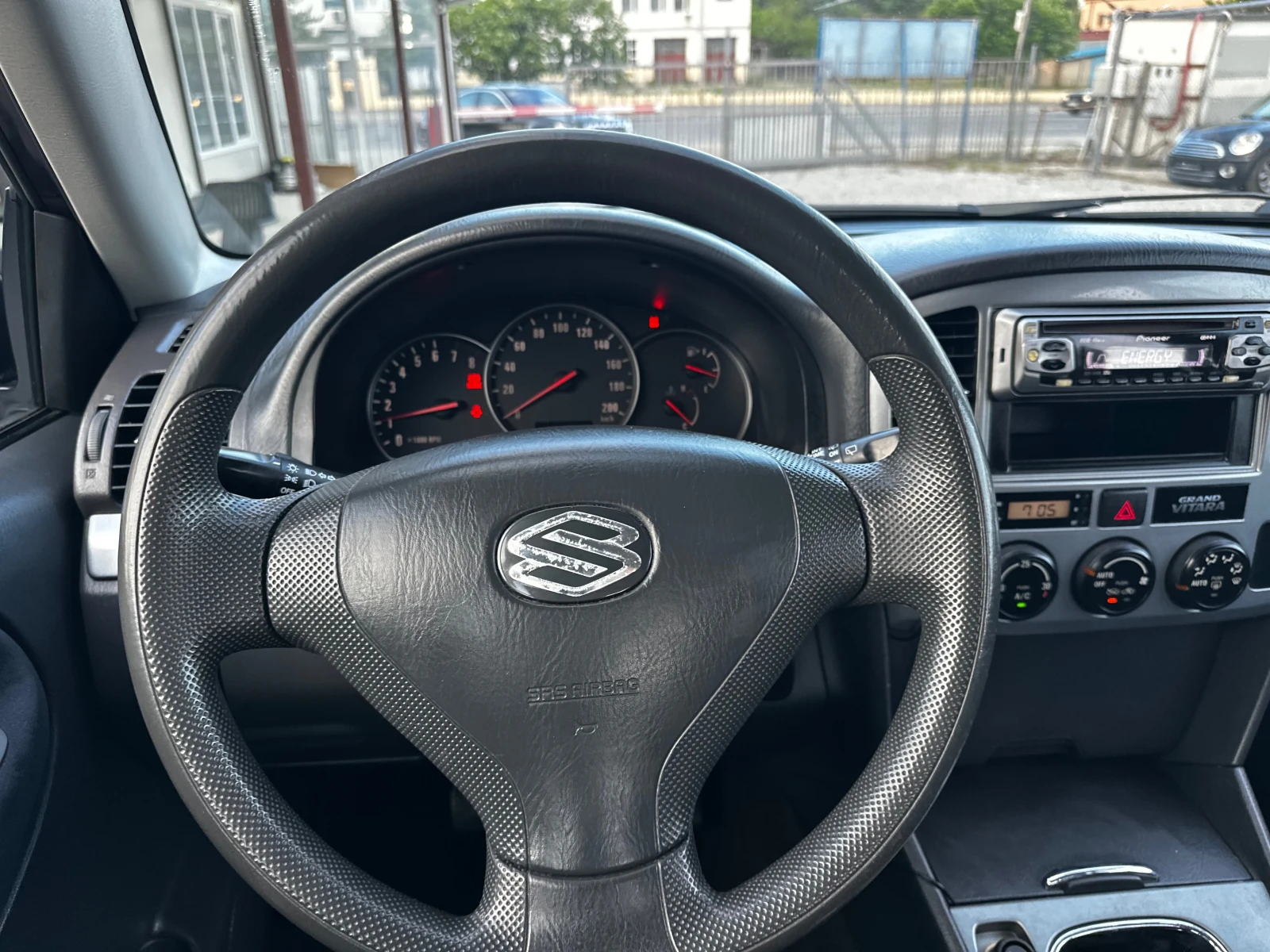 Suzuki Grand vitara 2.0i 128к.с КАТО НОВА - изображение 10