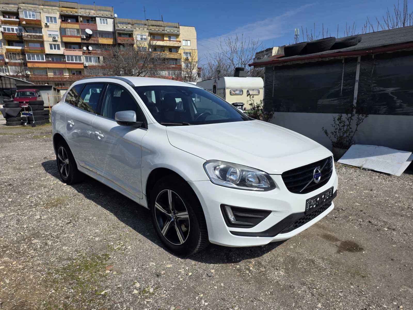 Volvo XC60 2.0D4/R-DESIGN/, снимка 3 - Автомобили и джипове - 53987198