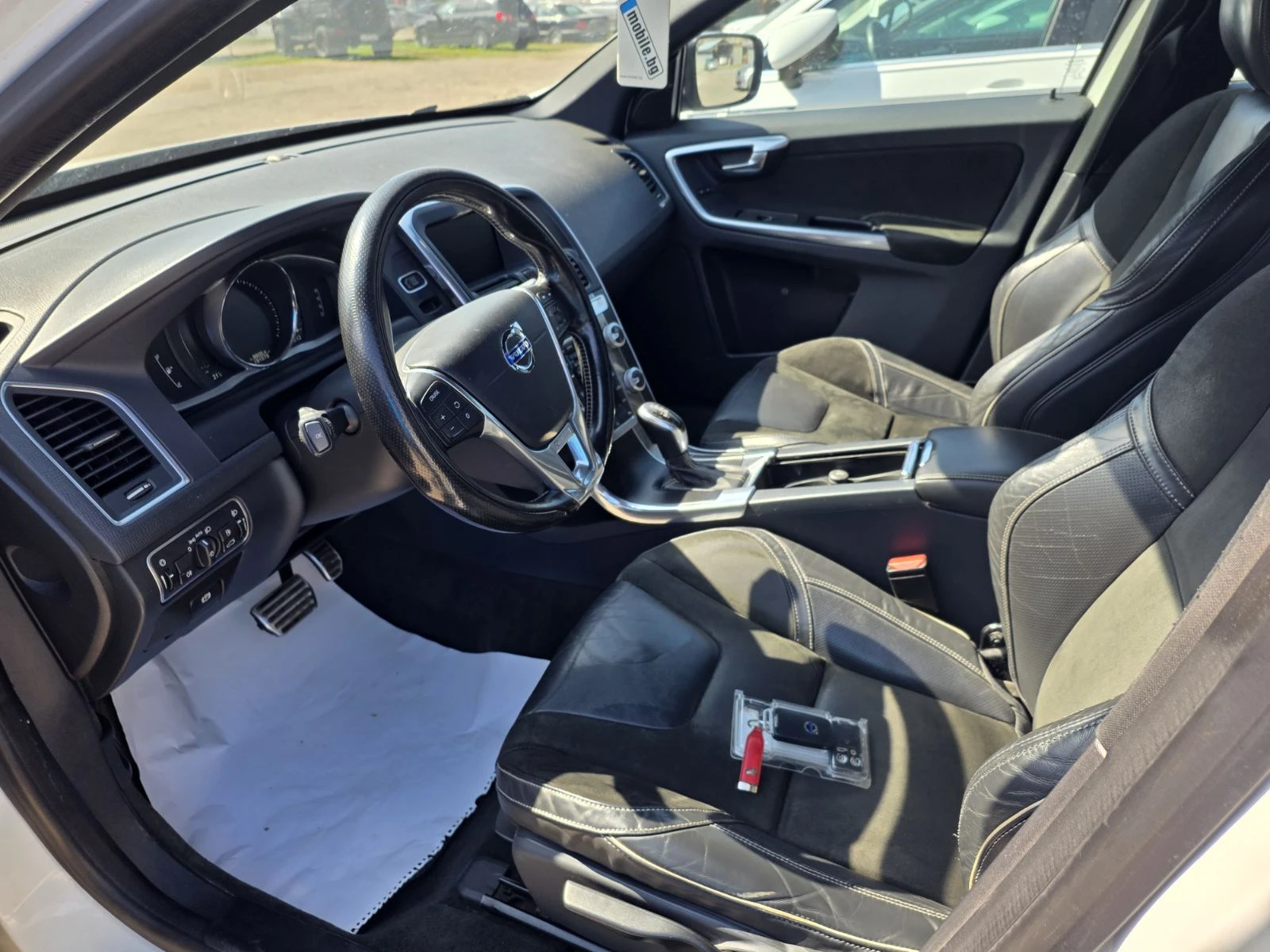 Volvo XC60 2.0D4/R-DESIGN/, снимка 8 - Автомобили и джипове - 53987198