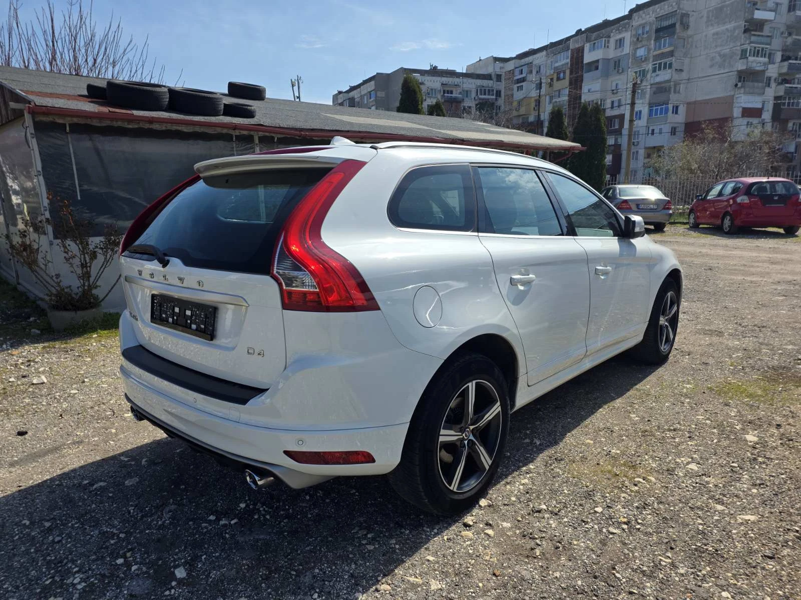 Volvo XC60 2.0D4/R-DESIGN/, снимка 4 - Автомобили и джипове - 53987198