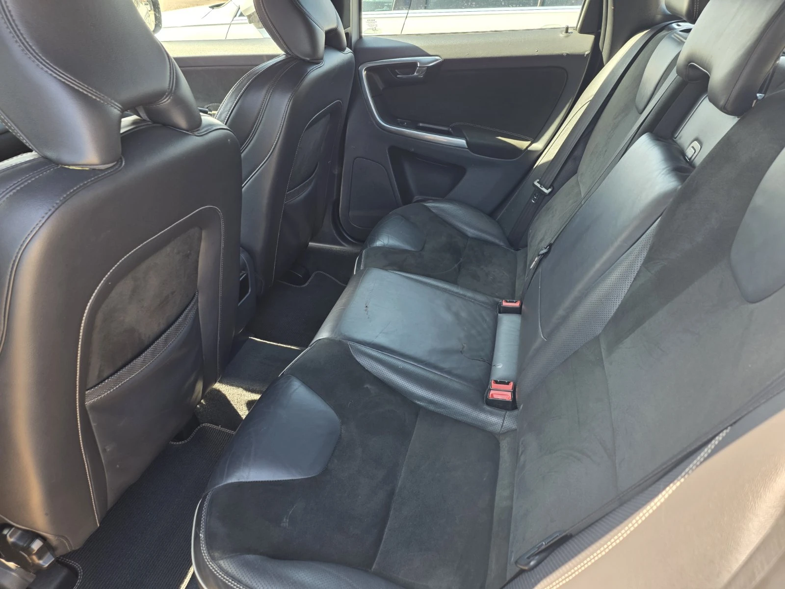 Volvo XC60 2.0D4/R-DESIGN/, снимка 10 - Автомобили и джипове - 53987198