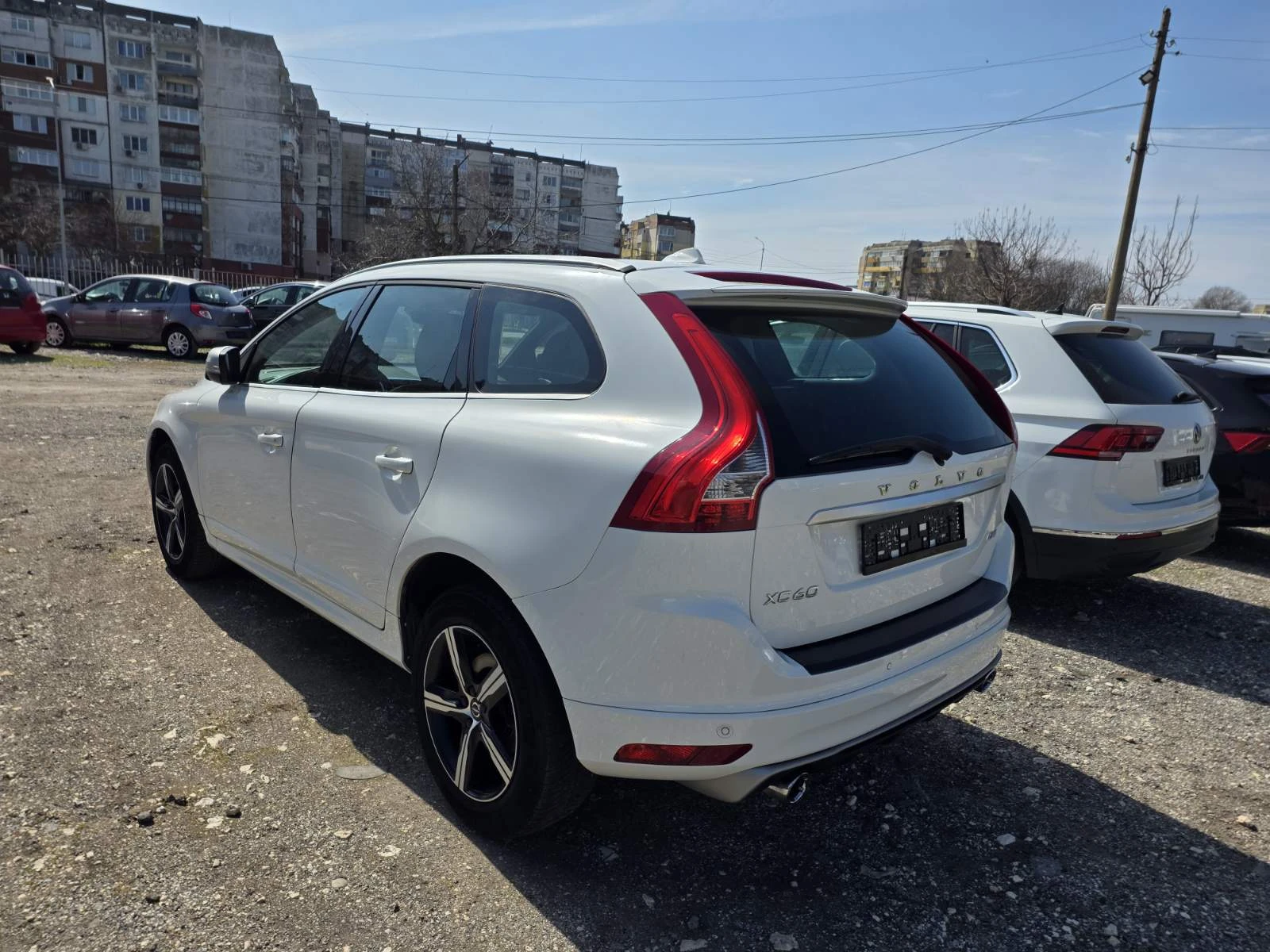 Volvo XC60 2.0D4/R-DESIGN/, снимка 6 - Автомобили и джипове - 53987198
