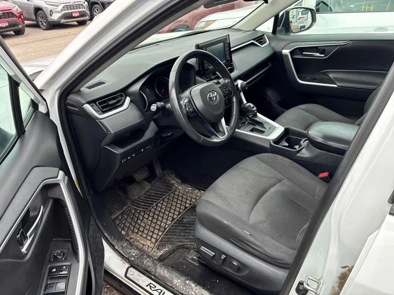 Toyota Rav4 * FWD XLE * ПАНО* KEYLESS* ПОДГРЕВ* , снимка 5 - Автомобили и джипове - 54071558