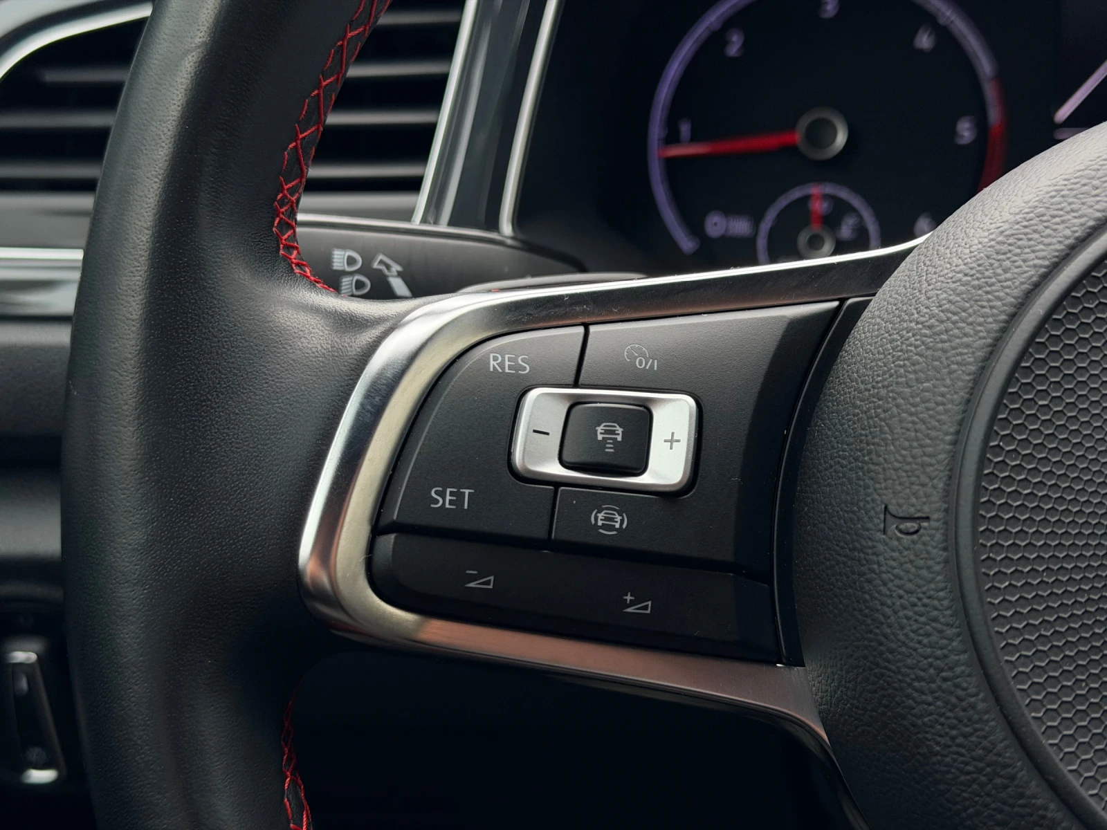 VW T-Roc 2.0TDI DSG Sport LED Distronic Keyless NAVI Camera | Mobile.bg � ����������� 10
