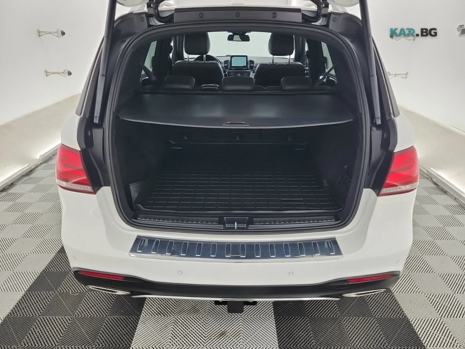 Mercedes-Benz GLE 400 4MATIC AMG LINE TOP* АвтоКредит* (ЦЕНА ДО БГ), снимка 14 - Автомобили и джипове - 54623627