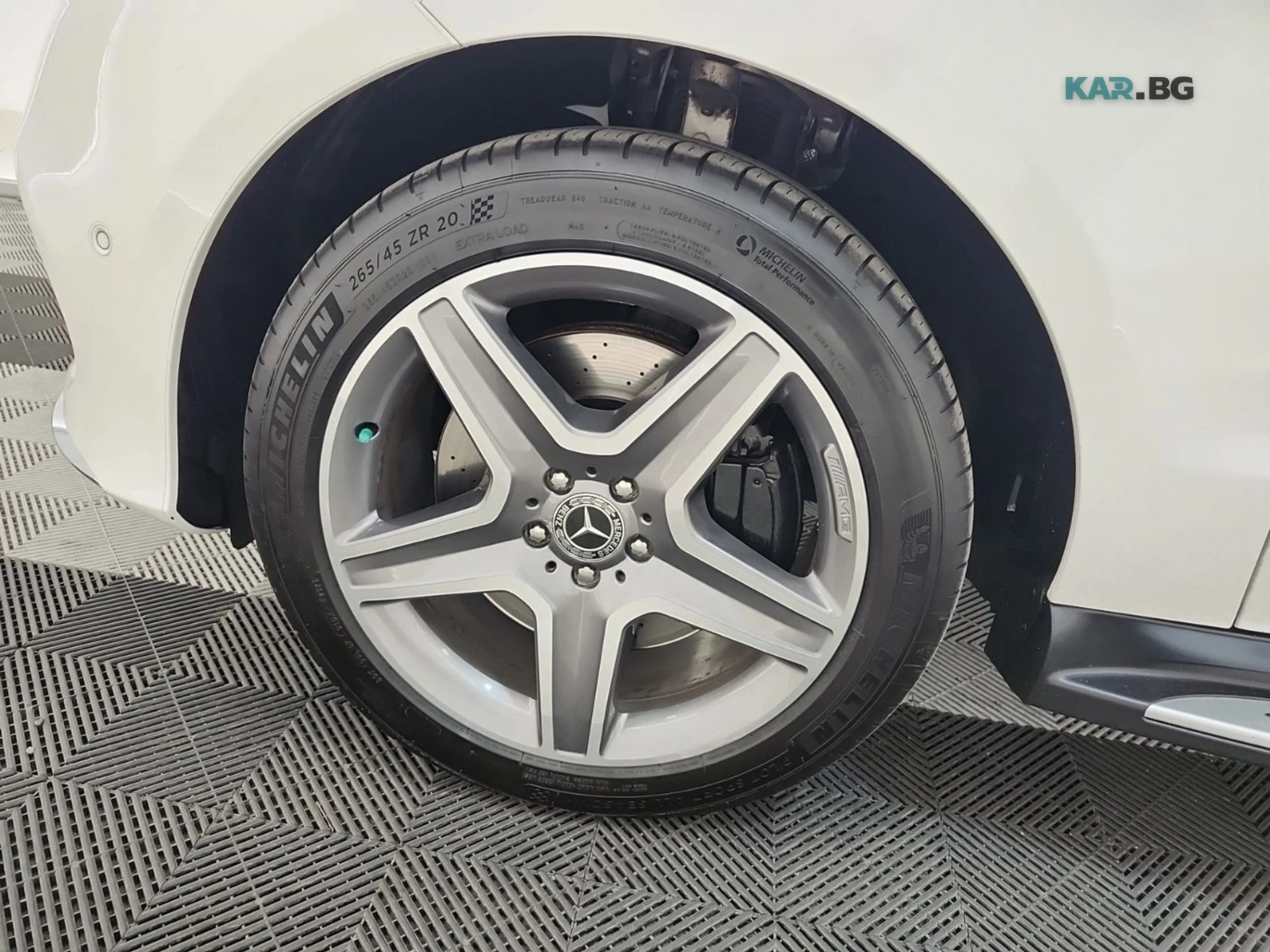 Mercedes-Benz GLE 400 4MATIC AMG LINE TOP* АвтоКредит* (ЦЕНА ДО БГ), снимка 5 - Автомобили и джипове - 54623627