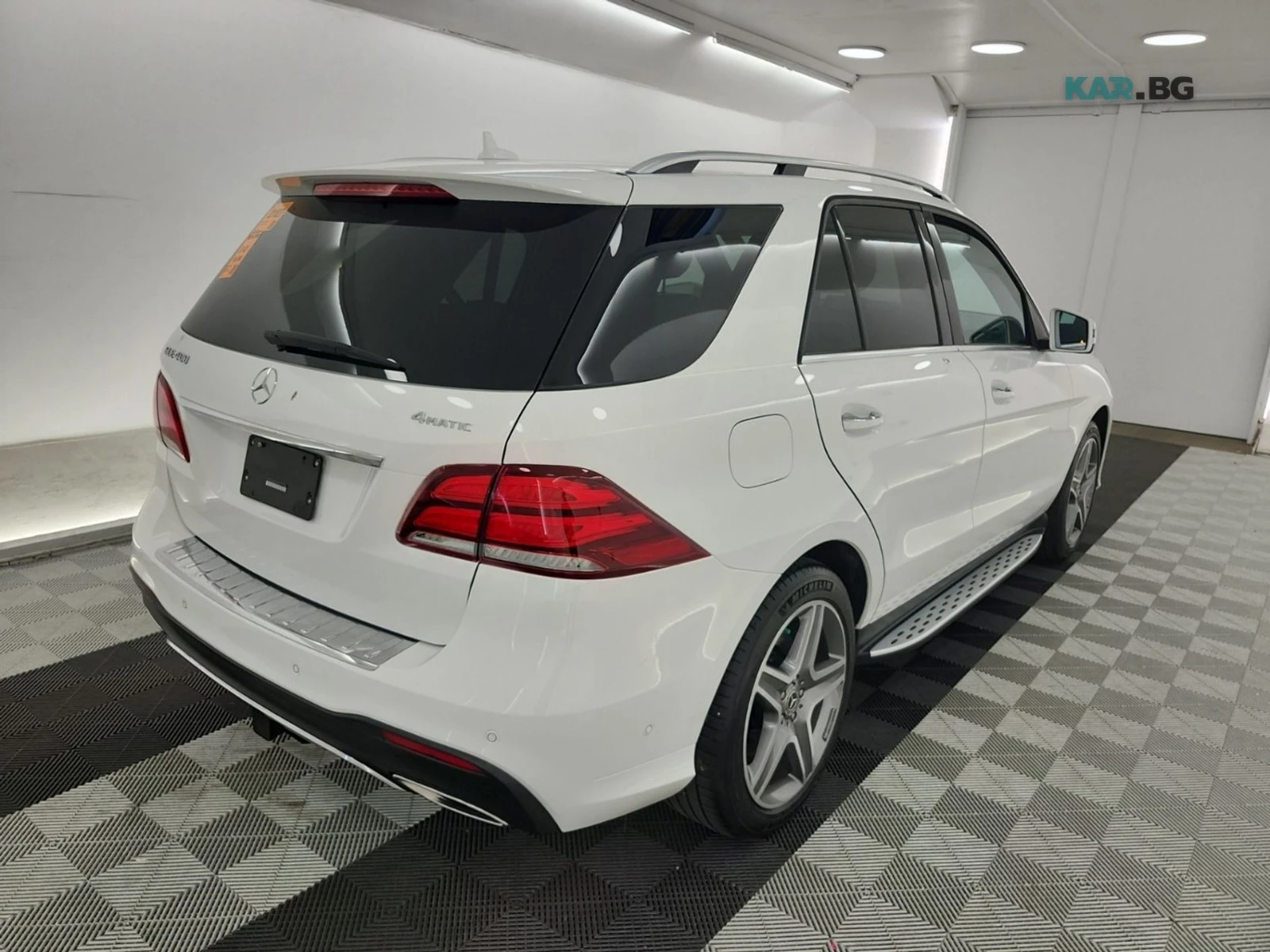 Mercedes-Benz GLE 400 4MATIC AMG LINE TOP* АвтоКредит* (ЦЕНА ДО БГ), снимка 3 - Автомобили и джипове - 54623627