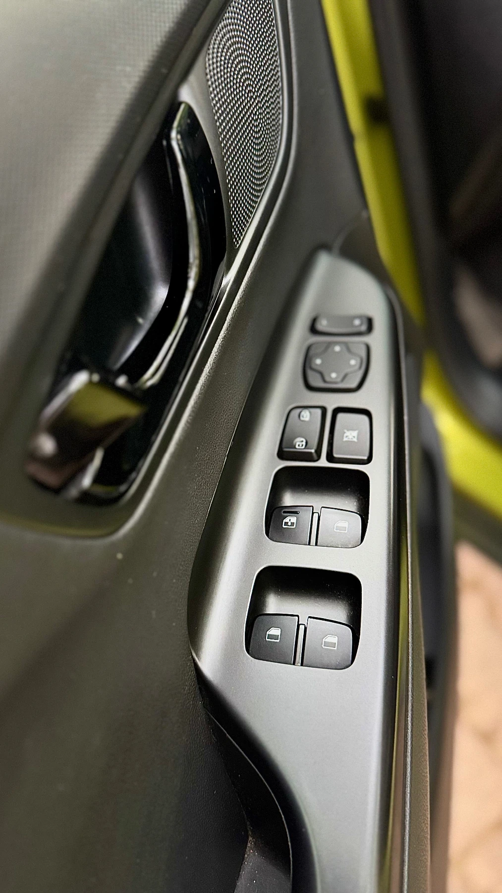 Hyundai Kona, снимка 9 - Автомобили и джипове - 55161752