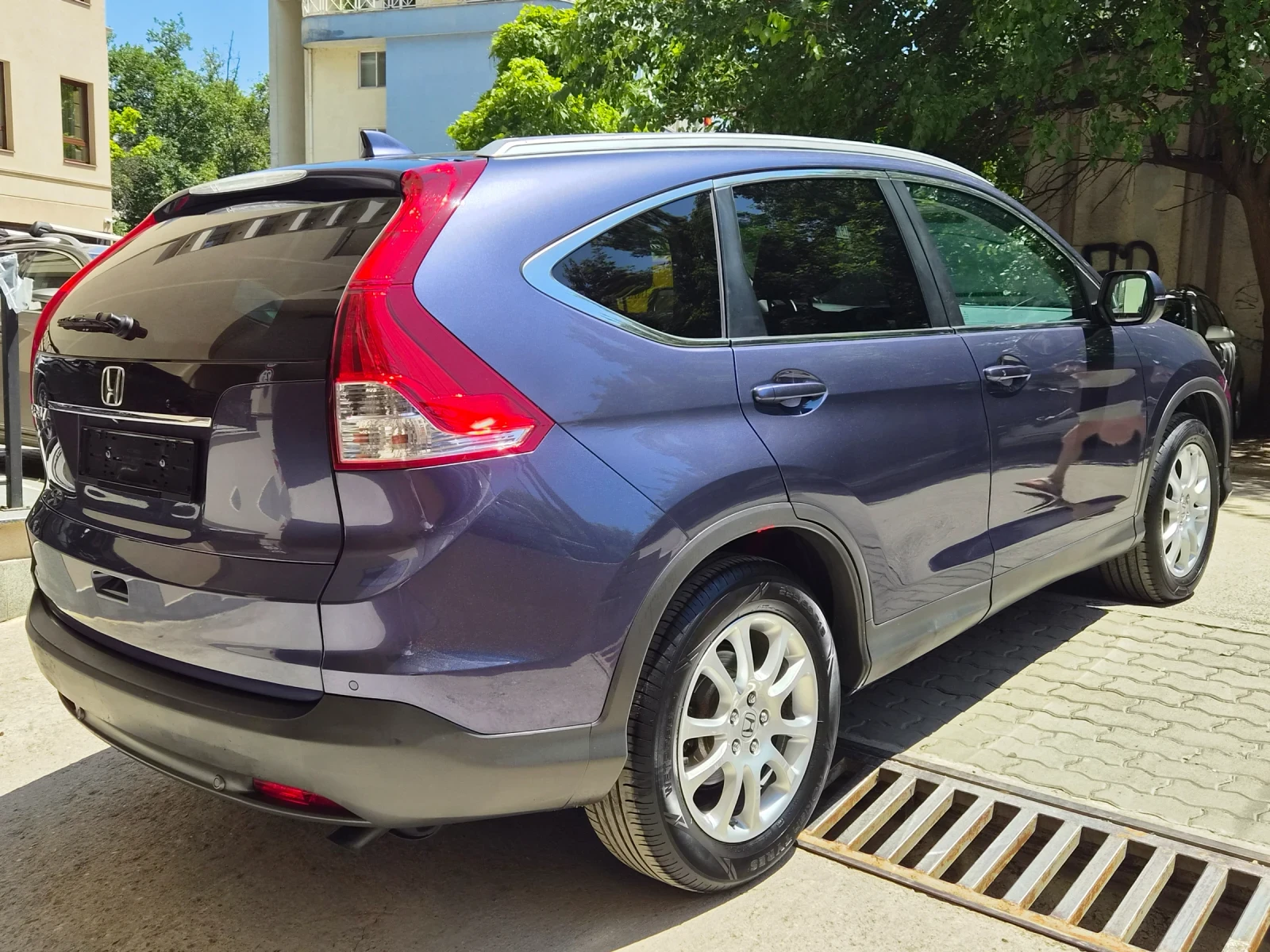 Honda Cr-v 2.0 i 4X4 KEYLESS EXECUTIVE 8 ГУМИ, снимка 4 - Автомобили и джипове - 55389363