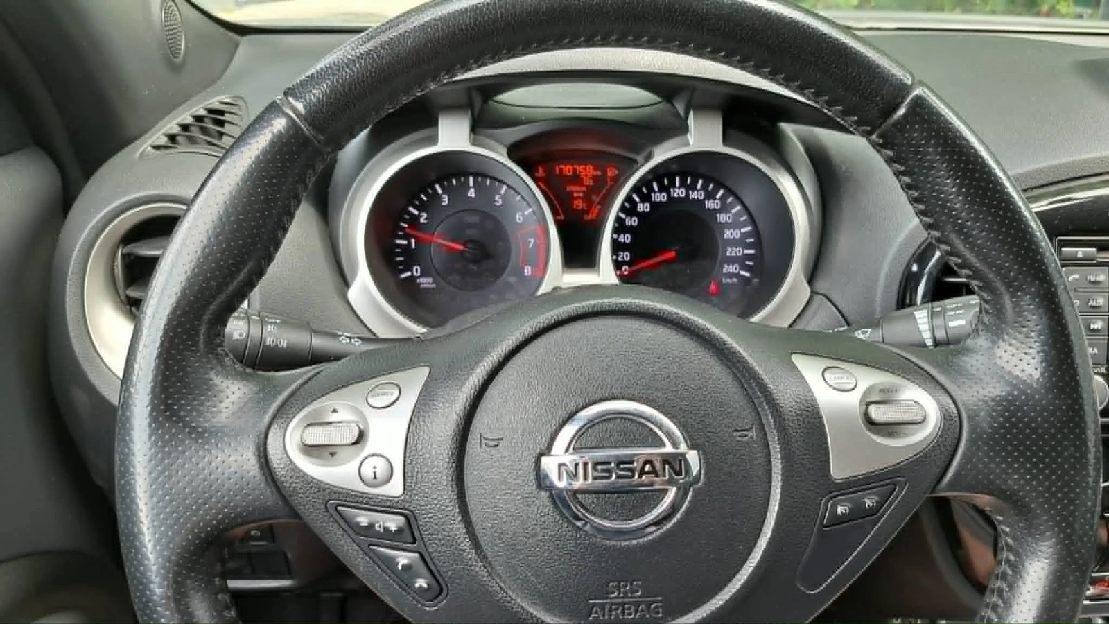 Nissan Juke, снимка 12 - Автомобили и джипове - 55425299
