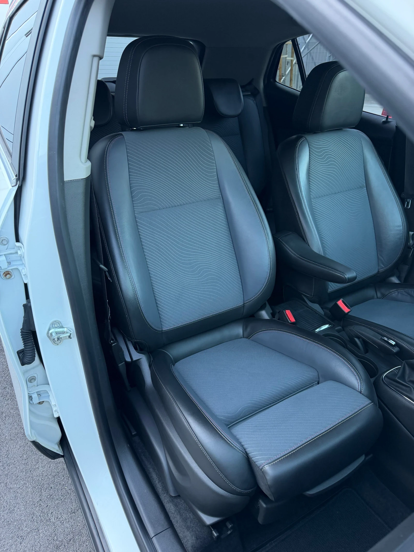Opel Mokka 1.7CDTi 131к.с * 4х4* * Бяла перла* , снимка 14 - Автомобили и джипове - 55477025