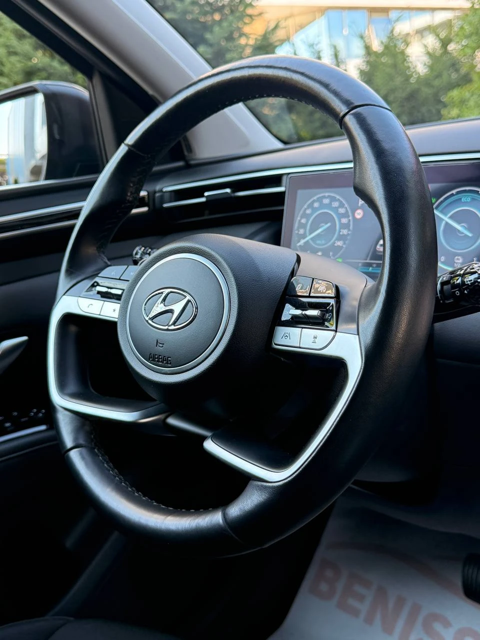 Hyundai Tucson 1.6T-GDI HYBRID* СЕРВИЗНА ИСТОРИЯ* 99000км* , снимка 11 - Автомобили и джипове - 55499542