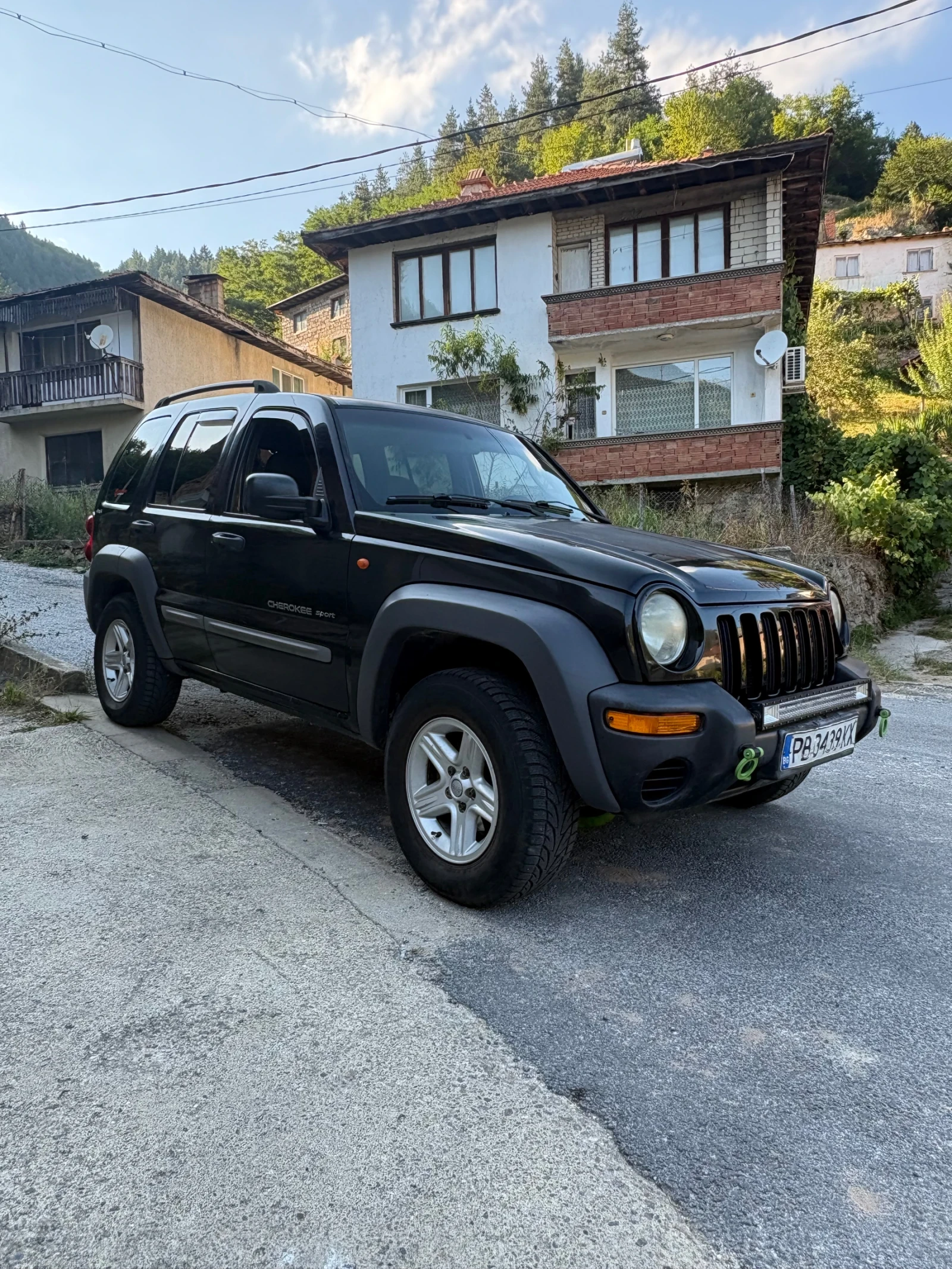 Jeep Cherokee, снимка 3 - Автомобили и джипове - 55636355