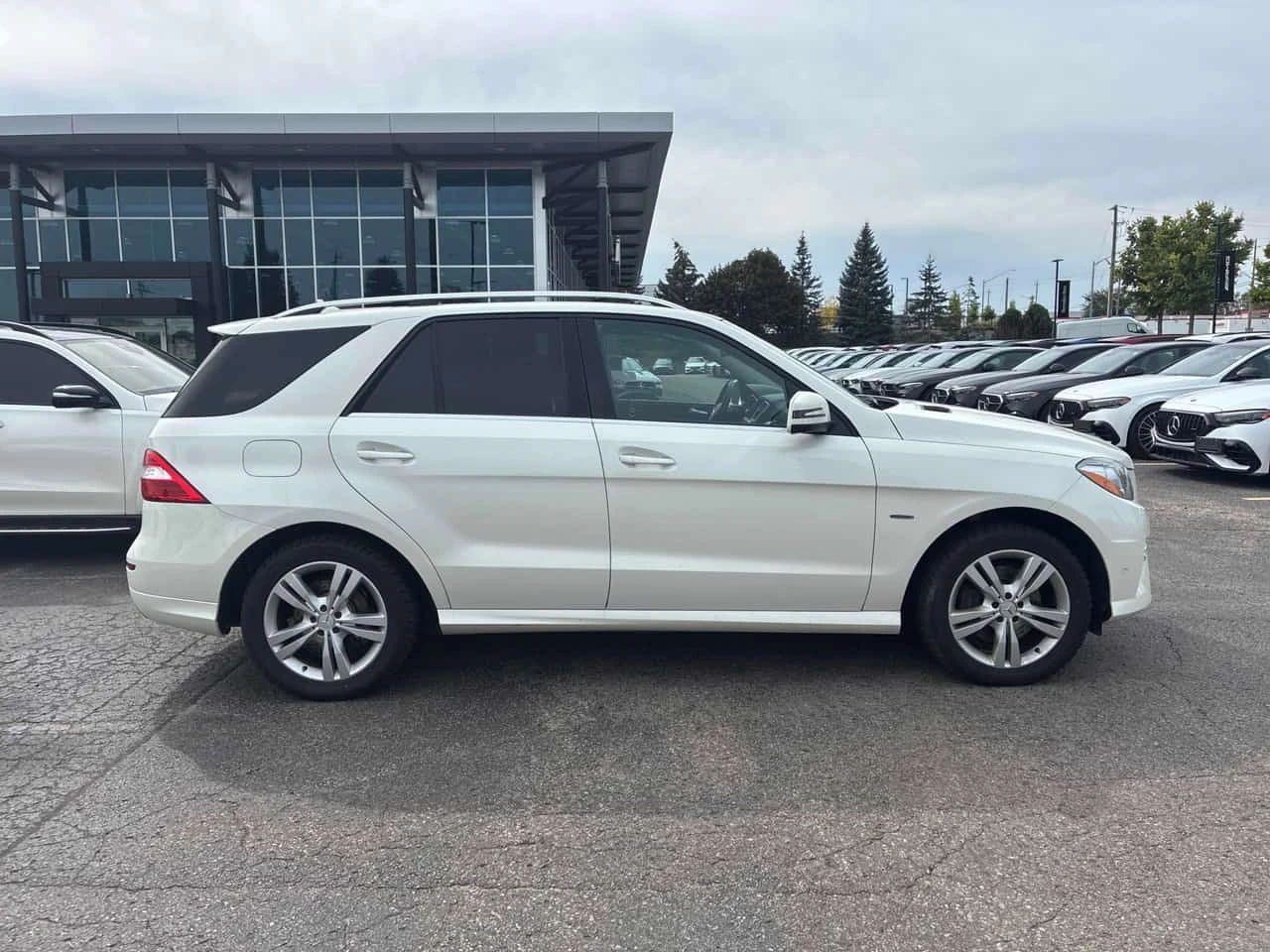 Mercedes-Benz ML 350 * BlueTEC * АВТОКРЕДИТ БЕЗ ПЪРВОНАЧАЛНА ВНОСКА* , снимка 3 - Автомобили и джипове - 56221176