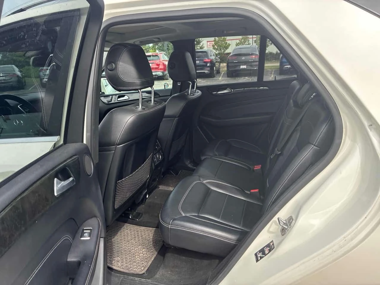 Mercedes-Benz ML 350 * BlueTEC * АВТОКРЕДИТ БЕЗ ПЪРВОНАЧАЛНА ВНОСКА* , снимка 17 - Автомобили и джипове - 56221176
