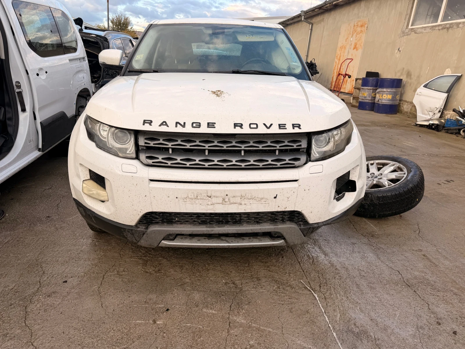 Land Rover Range Rover Evoque 2.2TD4 224DT, снимка 2 - Автомобили и джипове - 56535170