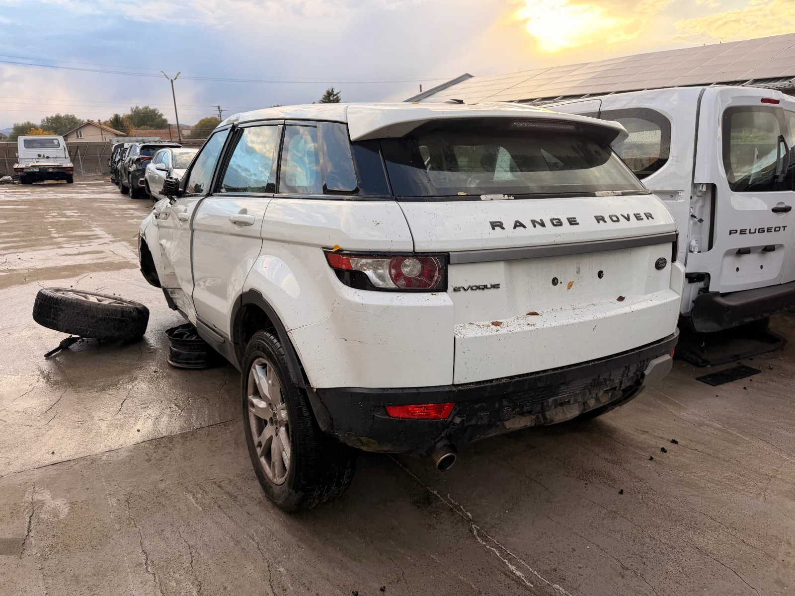 Land Rover Range Rover Evoque 2.2TD4 224DT, снимка 4 - Автомобили и джипове - 56535170
