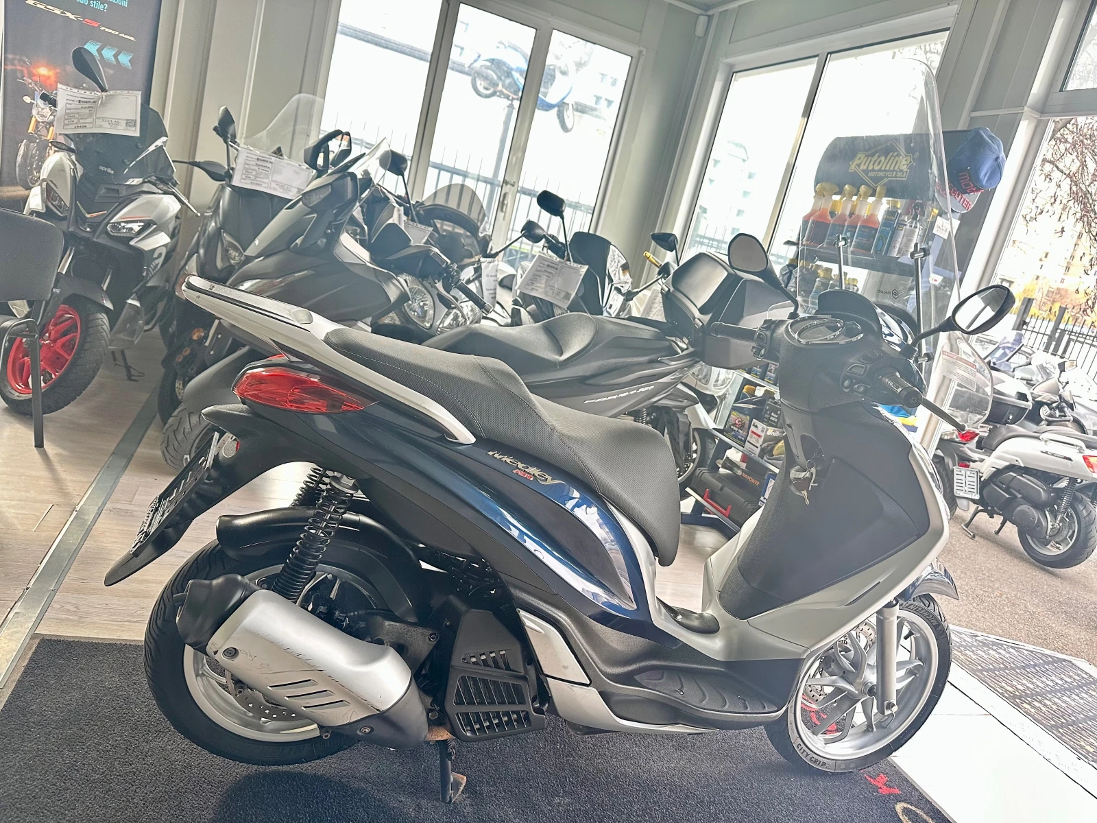 Piaggio Medley 125i ABS .1 | Mobile.bg   16