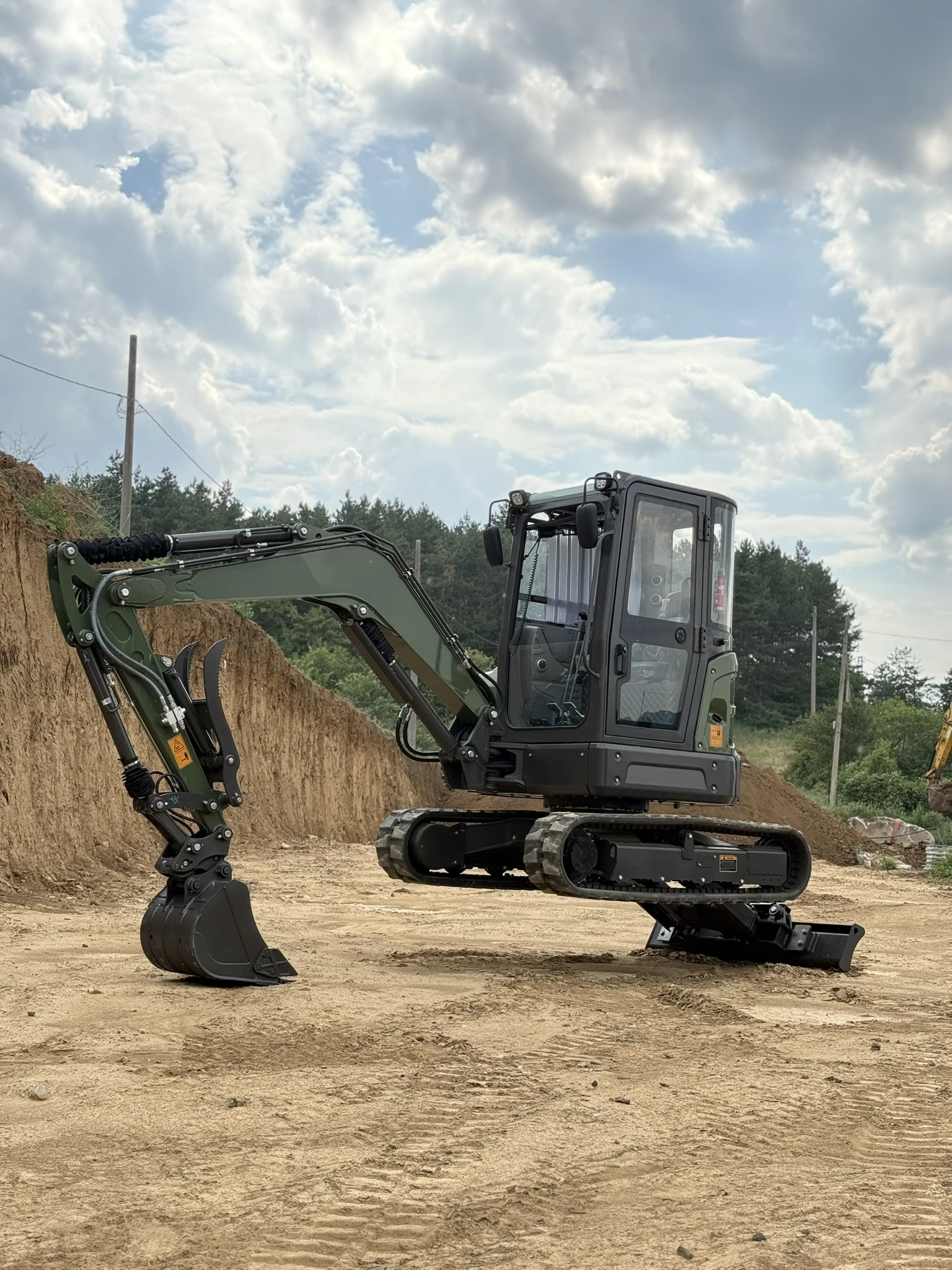 Багер ABG Багер Muller E3.5 Pro | Kubota | Нов | Гаранция | , снимка 9 - Индустриална техника - 55438550