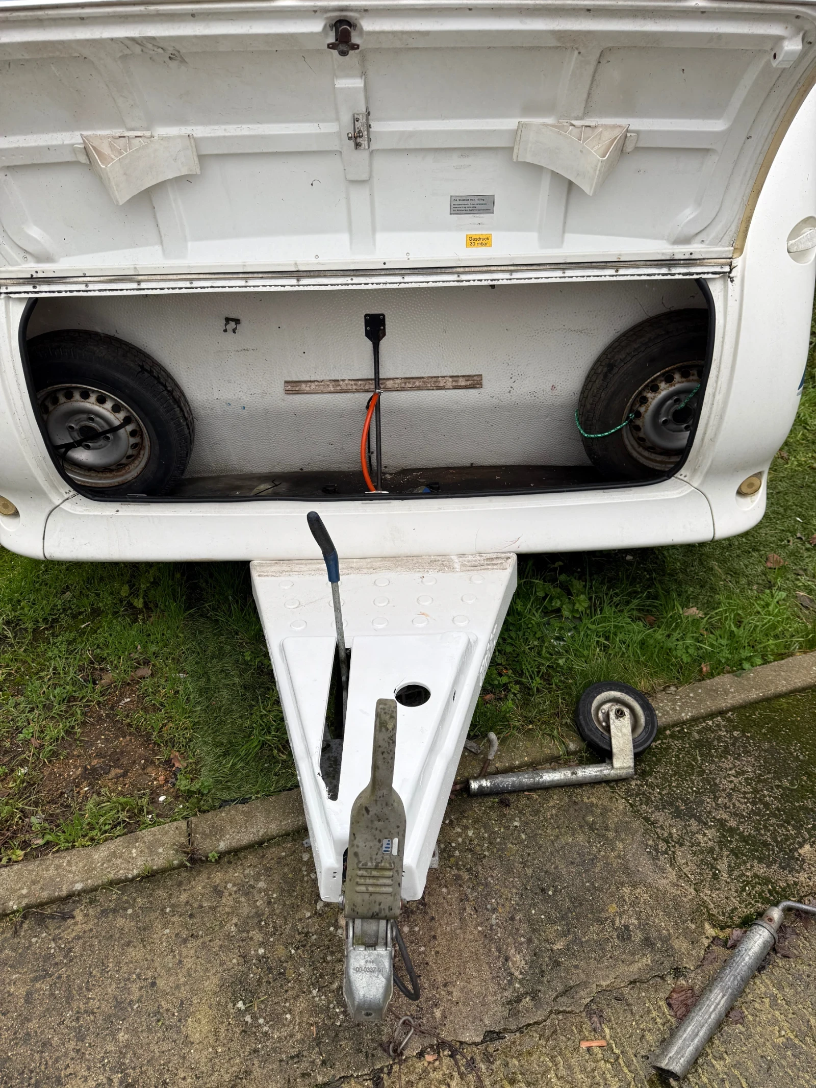 Каравана Hobby HOBBY PRESTIGE , снимка 2 - Каравани и кемпери - 54127911