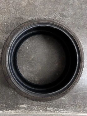 Гуми Зимни 235/35R20, снимка 2