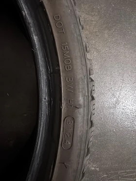Гуми Зимни 235/35R20, снимка 4