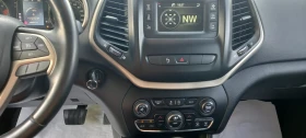 Jeep Cherokee 4Х4 ИЗКЛЮЧИТЕЛНО СЕРВИЗ КНИЖКА УНИКАТ ОБСЛУЖЕН НОВ, снимка 13