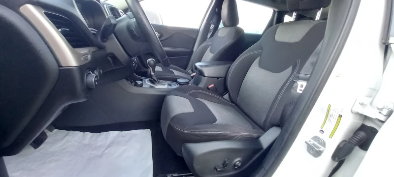 Jeep Cherokee 4Х4 ИЗКЛЮЧИТЕЛНО СЕРВИЗ КНИЖКА УНИКАТ ОБСЛУЖЕН НОВ, снимка 7 - Автомобили и джипове - 17248240