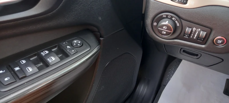 Jeep Cherokee 4Х4 ИЗКЛЮЧИТЕЛНО СЕРВИЗ КНИЖКА УНИКАТ ОБСЛУЖЕН НОВ, снимка 14 - Автомобили и джипове - 17248240