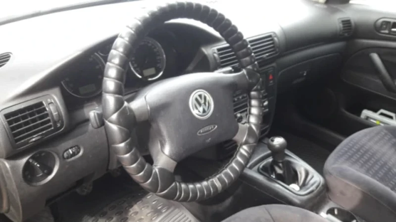 VW Passat, снимка 5 - Автомобили и джипове - 47881154