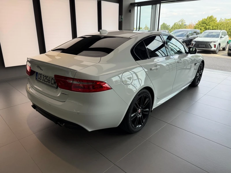 Jaguar XE 4x4 Full екстри, снимка 2 - Автомобили и джипове - 51670751