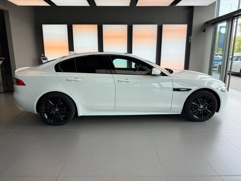 Jaguar XE 4x4 Full екстри, снимка 3 - Автомобили и джипове - 51670751