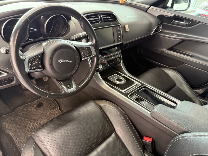 Jaguar XE 4x4 Full екстри, снимка 5 - Автомобили и джипове - 51670751